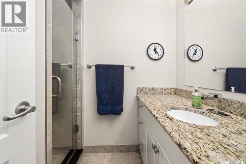 #4 21 Iris Drive, Moose Jaw, SK - Indoor Photo Showing Bathroom