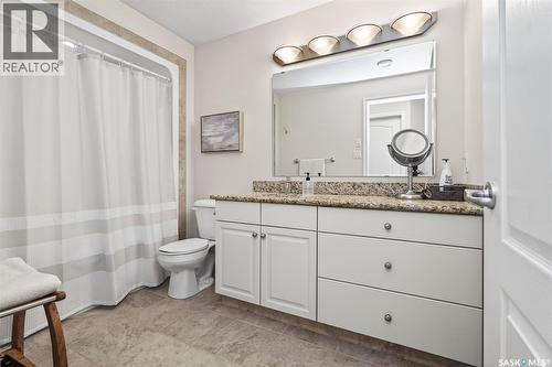 #4 21 Iris Drive, Moose Jaw, SK - Indoor Photo Showing Bathroom