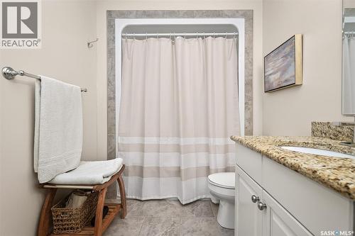 #4 21 Iris Drive, Moose Jaw, SK - Indoor Photo Showing Bathroom
