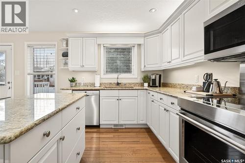 #4 21 Iris Drive, Moose Jaw, SK - Indoor Photo Showing Kitchen With Upgraded Kitchen