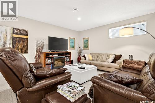 #4 21 Iris Drive, Moose Jaw, SK - Indoor Photo Showing Living Room