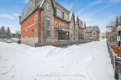 138-326 John Street, Markham, ON - Outdoor