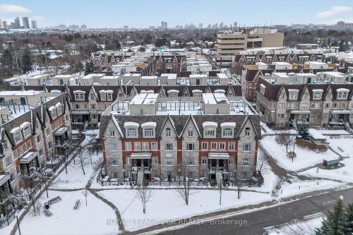 138-326 John Street, Markham, ON - Outdoor