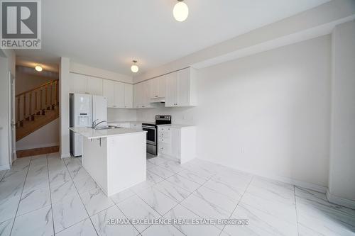 2085 Coppermine Street, Oshawa, ON - Indoor Photo Showing Kitchen