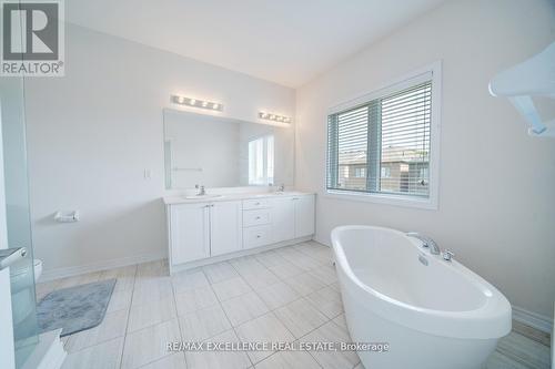 2085 Coppermine Street, Oshawa, ON - Indoor Photo Showing Bathroom