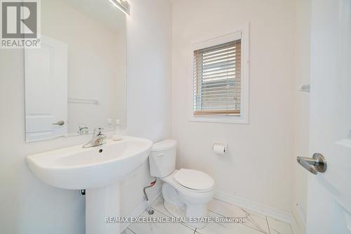 2085 Coppermine Street, Oshawa, ON - Indoor Photo Showing Bathroom