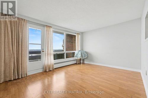 1021 - 3100 Carling Avenue, Ottawa, ON - Indoor Photo Showing Other Room