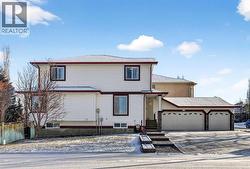 195 Cove Crescent  Chestermere, AB T1X 1J6