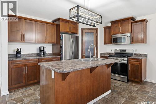 4757 Padwick Avenue, Regina, SK - Indoor Photo Showing Kitchen
