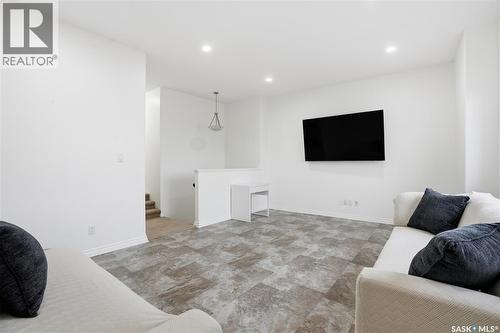 4757 Padwick Avenue, Regina, SK - Indoor Photo Showing Other Room