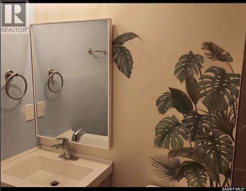 148 Rosewood Boulevard E, Saskatoon, SK - Indoor Photo Showing Bathroom