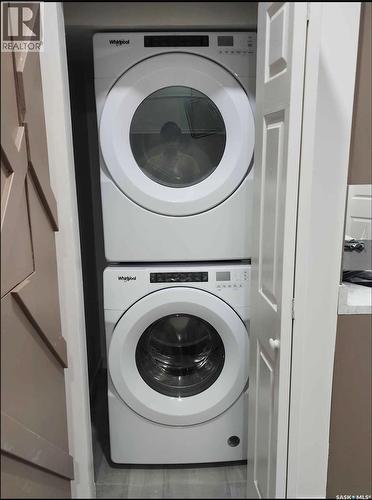 148 Rosewood Boulevard E, Saskatoon, SK - Indoor Photo Showing Laundry Room