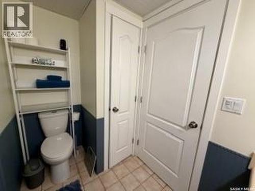 405 3Rd Avenue W, Biggar, SK - Indoor Photo Showing Bathroom