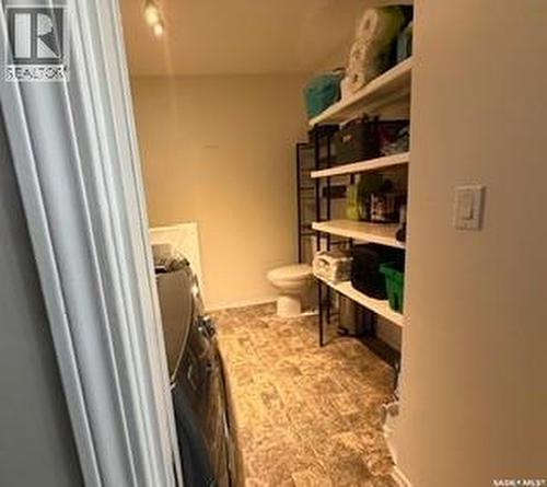 405 3Rd Avenue W, Biggar, SK - Indoor