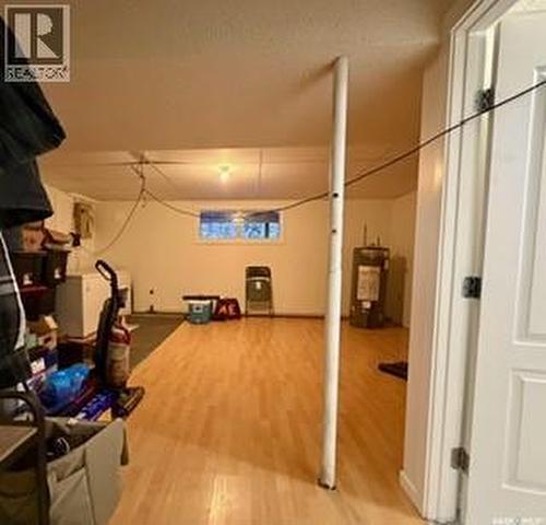 405 3Rd Avenue W, Biggar, SK - Indoor