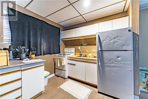 288 Albinson Street, Sudbury, ON - Indoor Photo Showing Kitchen