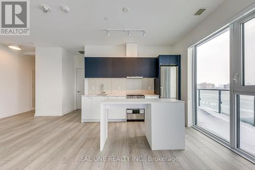 1012 - 8 Tippett Road, Toronto, ON - Indoor Photo Showing Kitchen