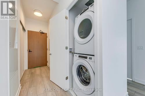 1012 - 8 Tippett Road, Toronto, ON - Indoor Photo Showing Laundry Room