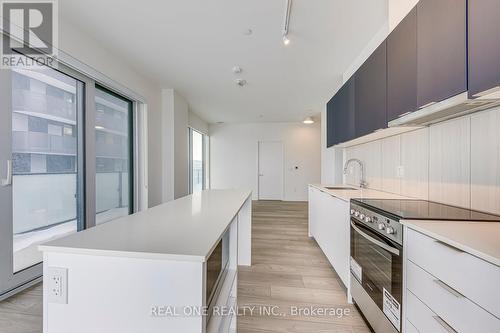 1012 - 8 Tippett Road, Toronto, ON - Indoor Photo Showing Kitchen