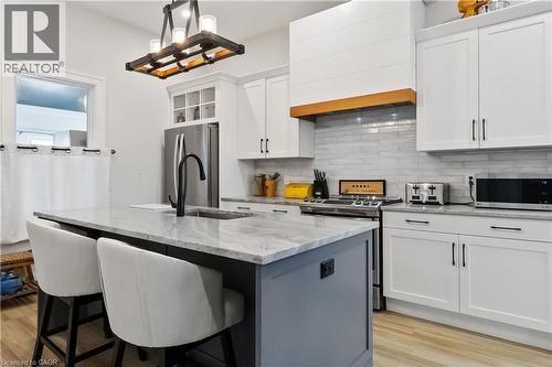 156 Albion Street, Brantford, ON - Indoor Photo Showing Kitchen With Upgraded Kitchen