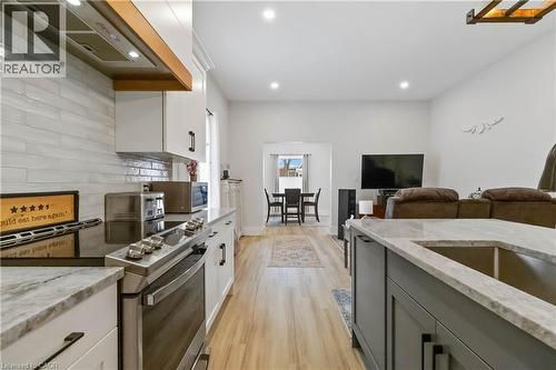 156 Albion Street, Brantford, ON - Indoor Photo Showing Kitchen