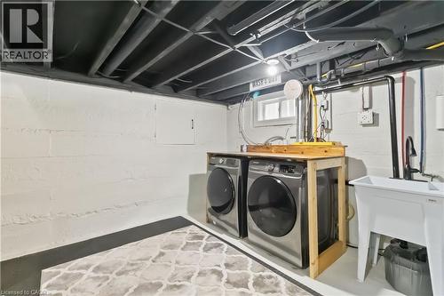 156 Albion Street, Brantford, ON - Indoor Photo Showing Laundry Room