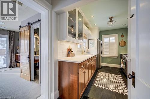 8 Lowrey Avenue S, Cambridge, ON - Indoor Photo Showing Other Room