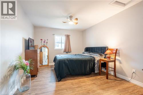 4588 Martha Lane, Beamsville, ON - Indoor Photo Showing Bedroom