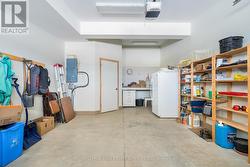 Large garage - 