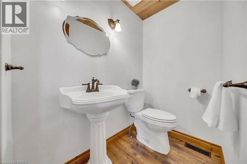690 Wallace Avenue S, Listowel, ON - Indoor Photo Showing Bathroom