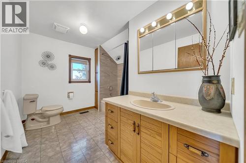 690 Wallace Avenue S, Listowel, ON - Indoor Photo Showing Bathroom