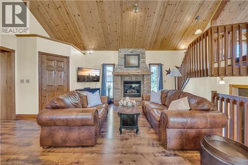 690 Wallace Avenue S, Listowel, ON - Indoor Photo Showing Living Room With Fireplace