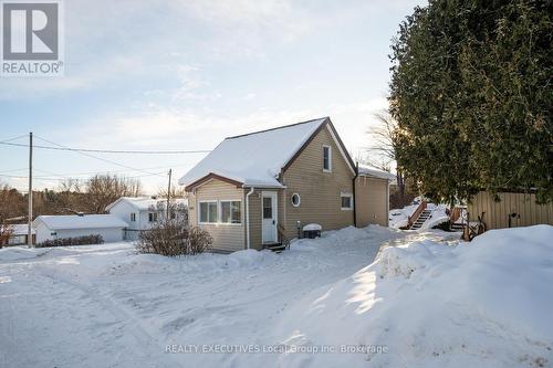 151 King Street, Callander, ON - Outdoor