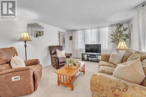 151 King Street, Callander, ON - Indoor Photo Showing Living Room