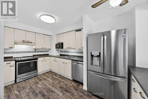 633 Tenth Street, Collingwood, ON - Indoor Photo Showing Kitchen With Stainless Steel Kitchen With Double Sink
