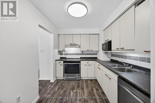 633 Tenth Street, Collingwood, ON - Indoor Photo Showing Kitchen With Double Sink