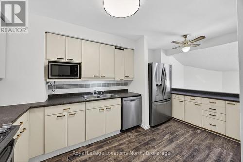 633 Tenth Street, Collingwood, ON - Indoor Photo Showing Kitchen With Stainless Steel Kitchen With Double Sink