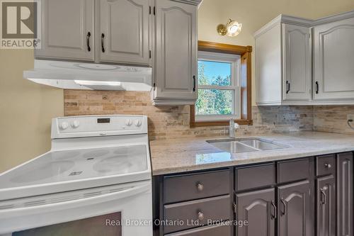 690 Wallace Avenue S, North Perth (Listowel), ON - Indoor Photo Showing Kitchen With Double Sink