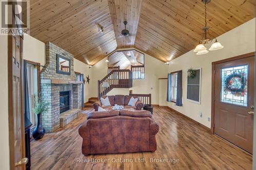 690 Wallace Avenue S, North Perth (Listowel), ON - Indoor Photo Showing Living Room With Fireplace