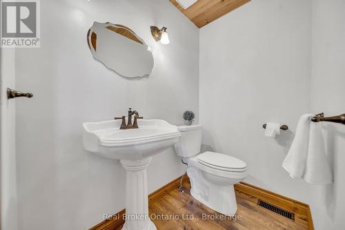 690 Wallace Avenue S, North Perth (Listowel), ON - Indoor Photo Showing Bathroom