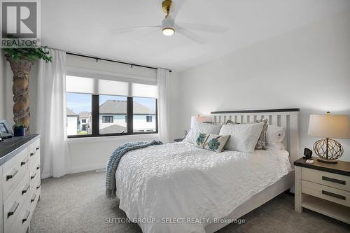 1894 Fountain Grass Drive, London South (South B), ON - Indoor Photo Showing Bedroom