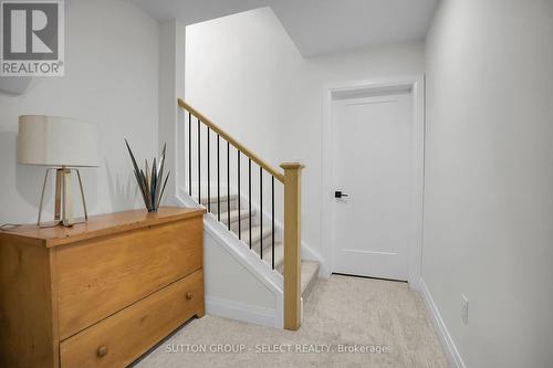 1894 Fountain Grass Drive, London South (South B), ON - Indoor Photo Showing Other Room