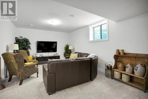 1894 Fountain Grass Drive, London South (South B), ON - Indoor