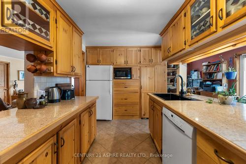 72 Maplewood Road, Hastings Highlands (Bangor Ward), ON - Indoor Photo Showing Kitchen