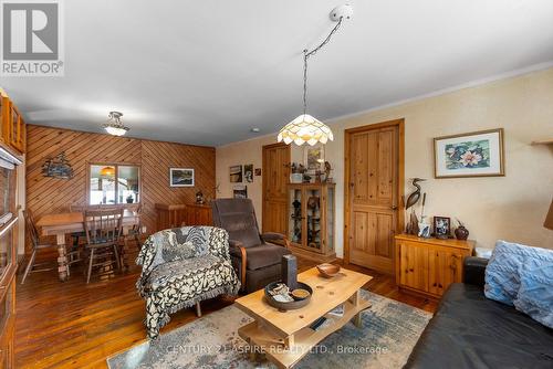72 Maplewood Road, Hastings Highlands (Bangor Ward), ON - Indoor Photo Showing Living Room