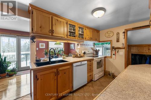 72 Maplewood Road, Hastings Highlands (Bangor Ward), ON - Indoor Photo Showing Kitchen