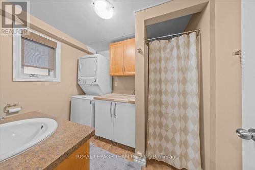 1137 Chimney Hill Way, Ottawa, ON - Indoor Photo Showing Laundry Room