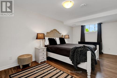 201 Versaille Street, Alfred And Plantagenet, ON - Indoor Photo Showing Bedroom