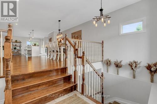 201 Versaille Street, Alfred And Plantagenet, ON - Indoor Photo Showing Other Room