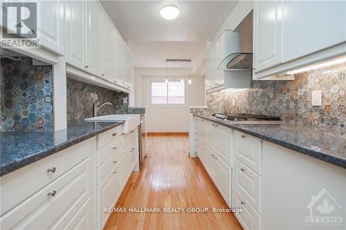 2088 Orient Park Drive, Ottawa, ON - Indoor Photo Showing Kitchen With Upgraded Kitchen